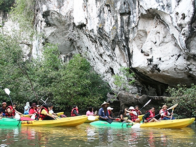 กิจกรรม พายเรือคยัค ชมธรรมชาติ ที่ ท่องเที่ยวชุมชนบ้านโคกไคร พังงา