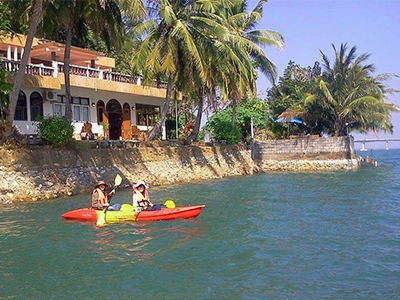 ณ ที่ ที่สายน้ำ ทะเล และภูเขามาบรรจบกัน แหลมสิงห์โบ๊ทเฮ้าส์ .. พายเรือเล่น ที่หน้าบ้านพัก