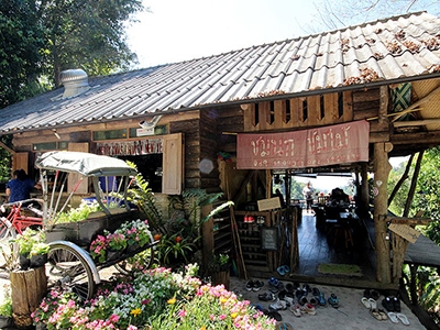 ร้านกาแฟ ชมนกชมไม้ แม่คำปอง