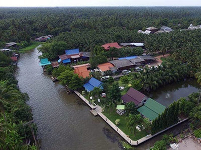 มนต์รักบ้านสวนริมน้ำ รีสอร์ท