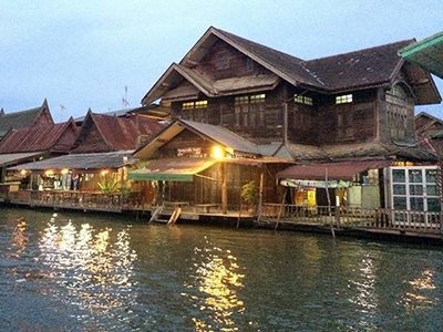 เรือนคุณยายเชื้อ โฮมสเตย์ อัมพวา