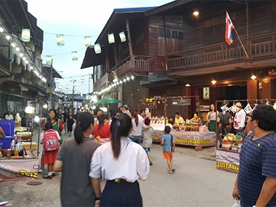 ตลาดย้อนยุคนครชุม กำแพงเพชร