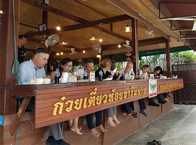 ก๋วยเตี๋ยวห้อยขาริมน่าน จ.พิษณุโลก