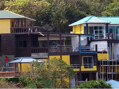 Yellow House เกาะสีชัง ชลบุรี