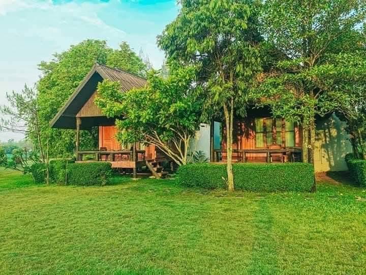บ้านไม้เคียงภู วังน้ำเขียว