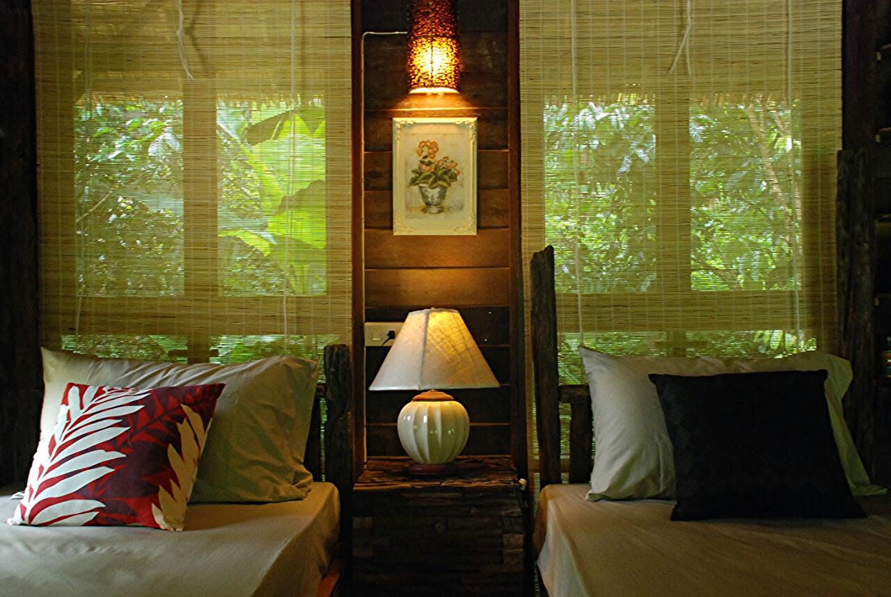 บ้านป่าริมธาร โฮมสเตย์ ทุ่งเพล จันทบุรี Cabin Creek Thailand Chanthaburi