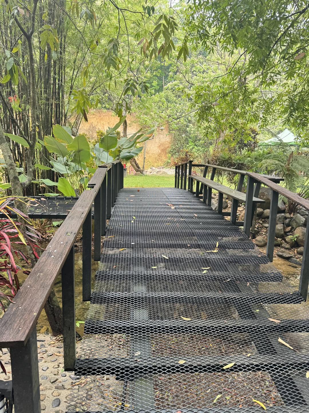 บ้านต้นน้ำจันทร์ โฮมสเตย์