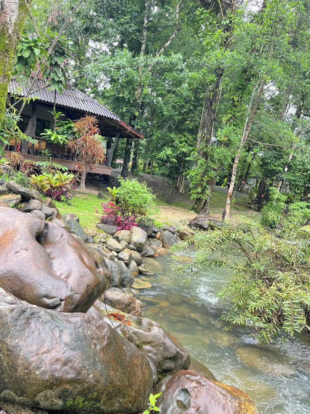 บ้านต้นน้ำจันทร์ โฮมสเตย์